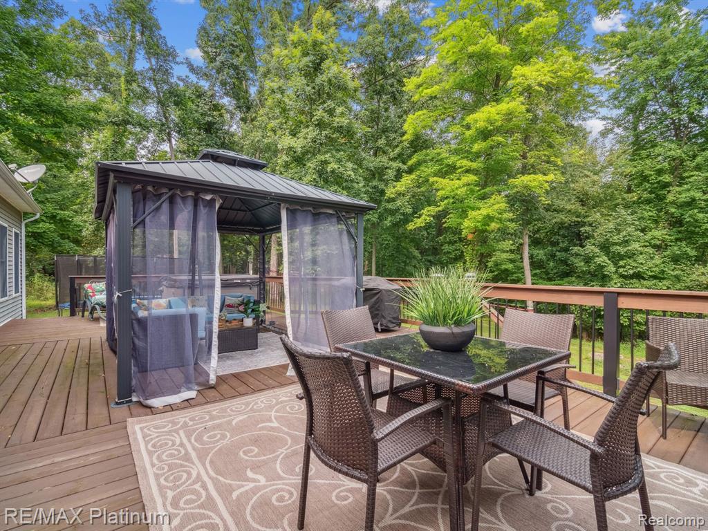 18364 WALNUT Lane, Gregory, MI 48137 — Photo 33