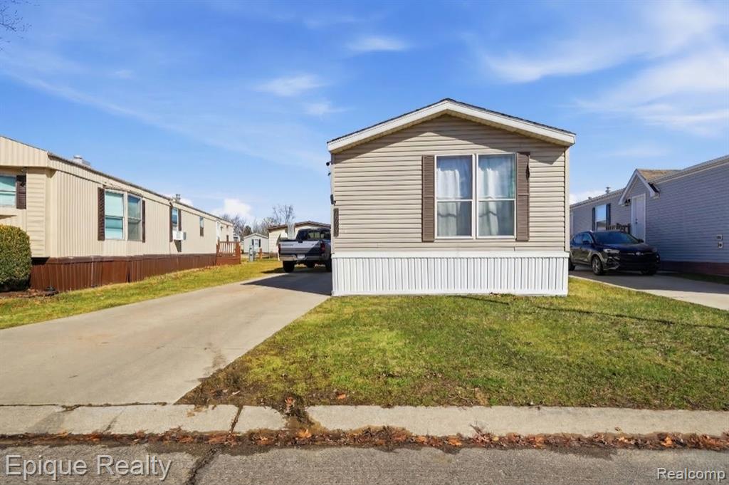 15317 Cartier Drive, Clinton Twp, MI 48038 — Photo 3