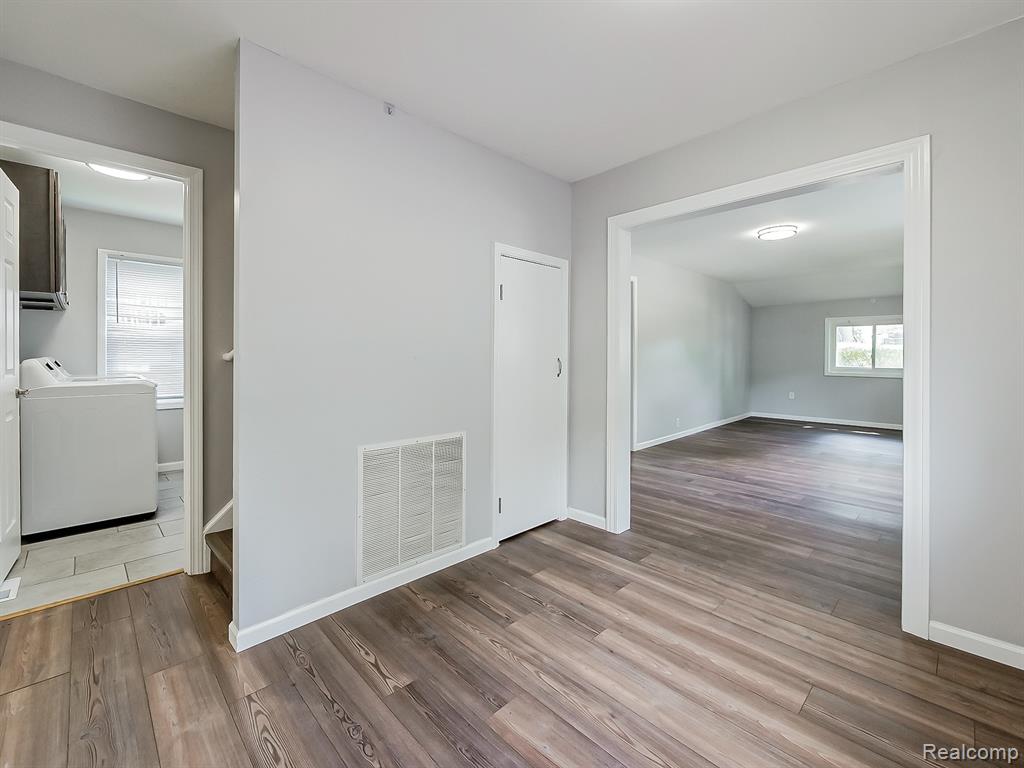 9526 Cedar Island Road, White Lake, MI — Photo 11