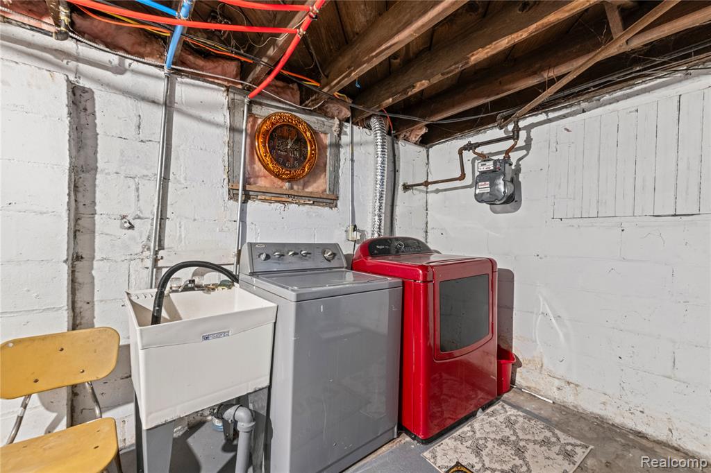 4590 Charles Street, Hamtramck, MI 48212 — Photo 23