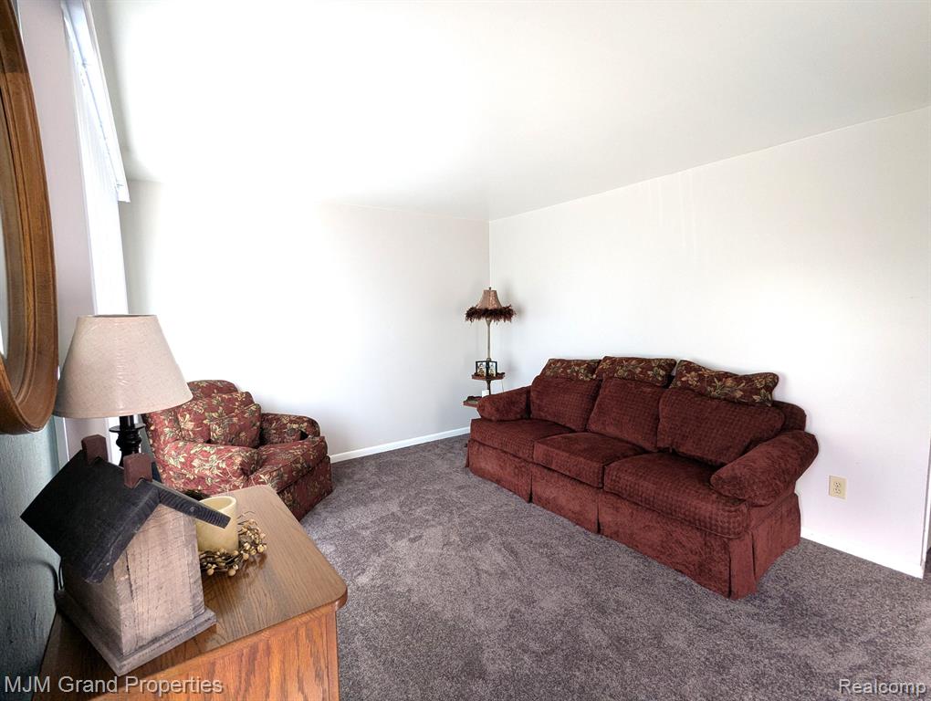 9264 CHAMBERLAIN Street, Romulus, MI 48174 — Photo 11