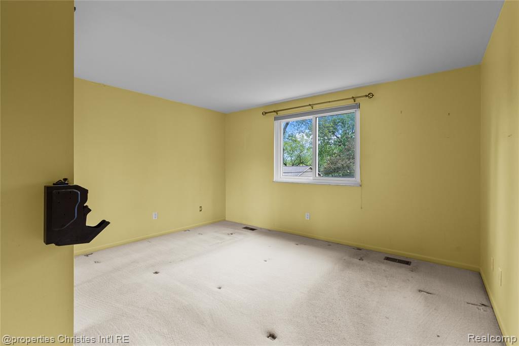 6785 GRASSLAND Avenue, West Bloomfield, MI 48324 — Photo 18