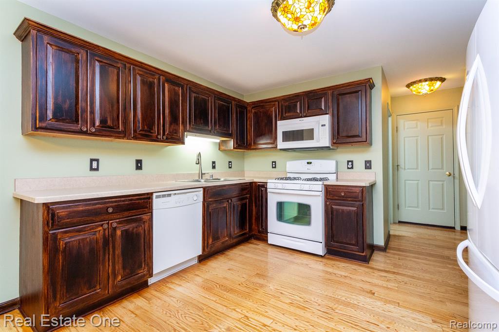 46832 JEWEL, Macomb, MI 48044 — Photo 12