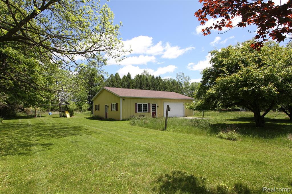 370 N YOUNGS Road, Attica, MI 48412 — Photo 3