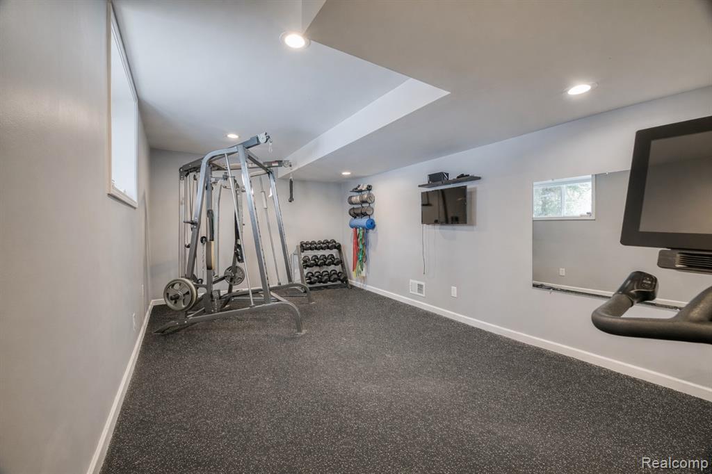 1564 Chelsea Circle, Howell, MI 48843 — Photo 32