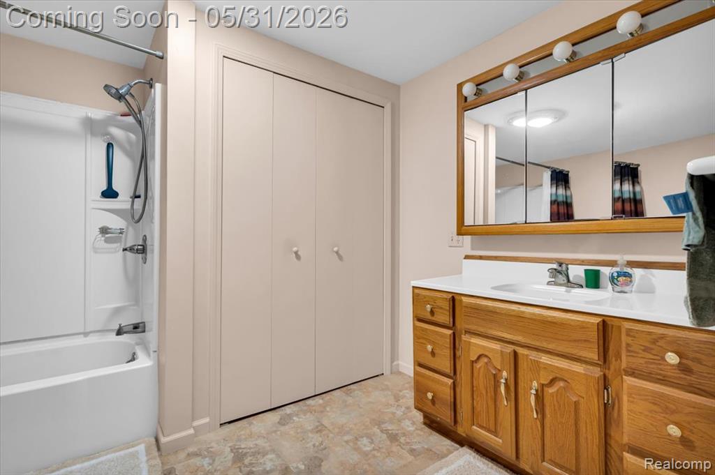 10294 Nichols Road, Gaines Vlg, MI 48436 — Photo 15