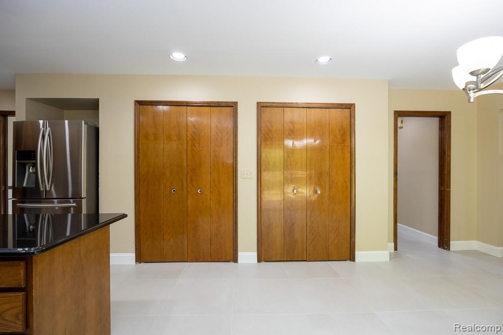 6275 Fairbrook Court, West Bloomfield, MI — Photo 18
