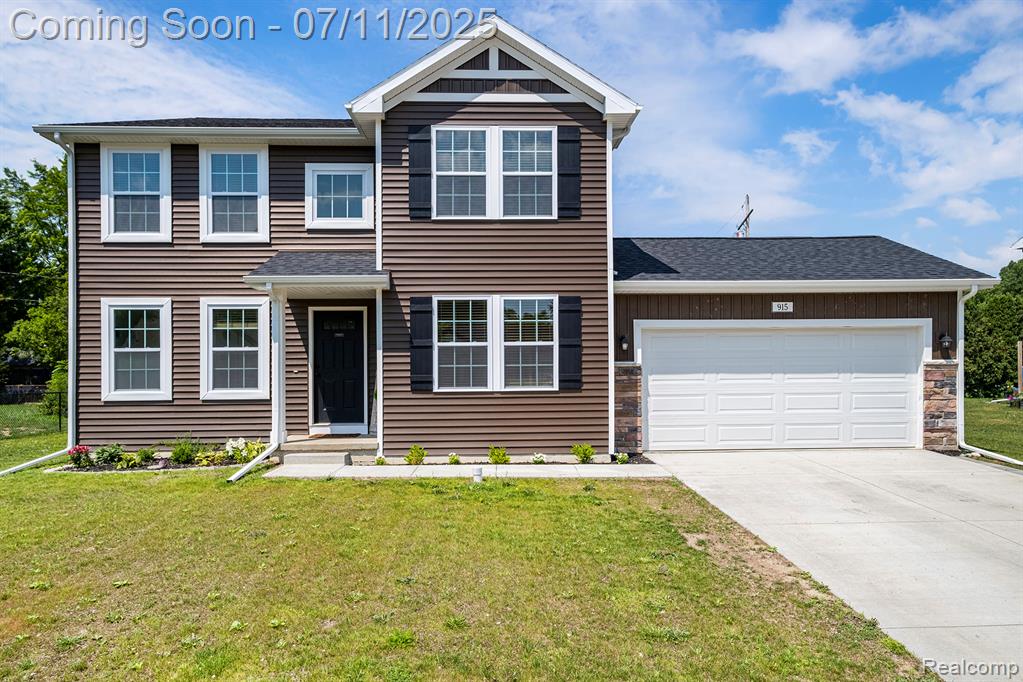 915 Village Drive, Davison, MI 48423 — front exterior