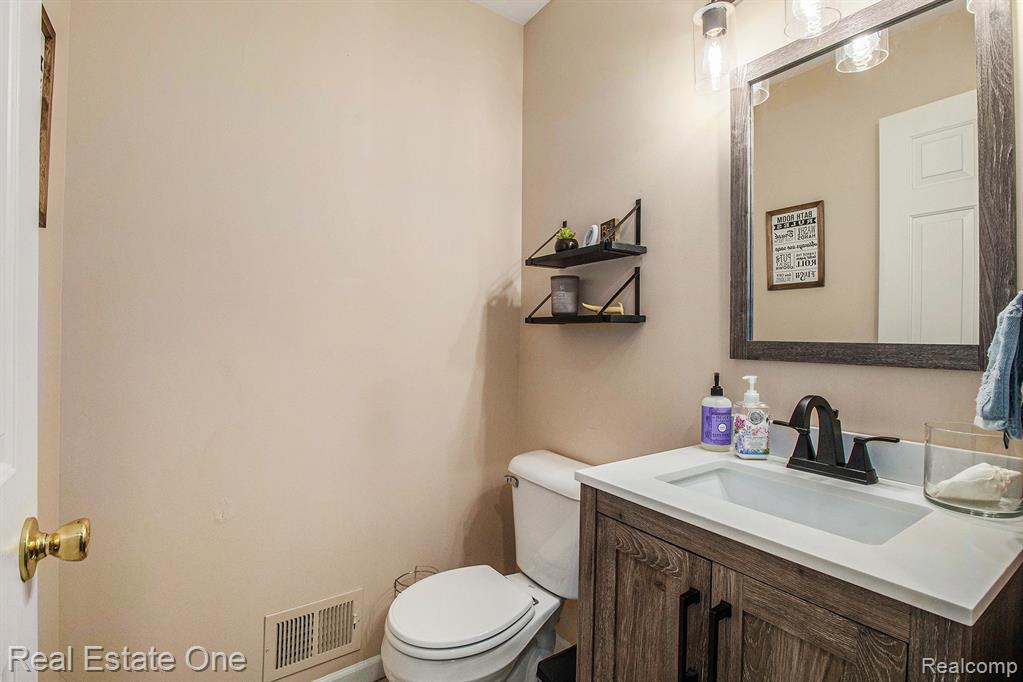 9832 Kingston Ridge, Clarkston, MI 48348 — Photo 26