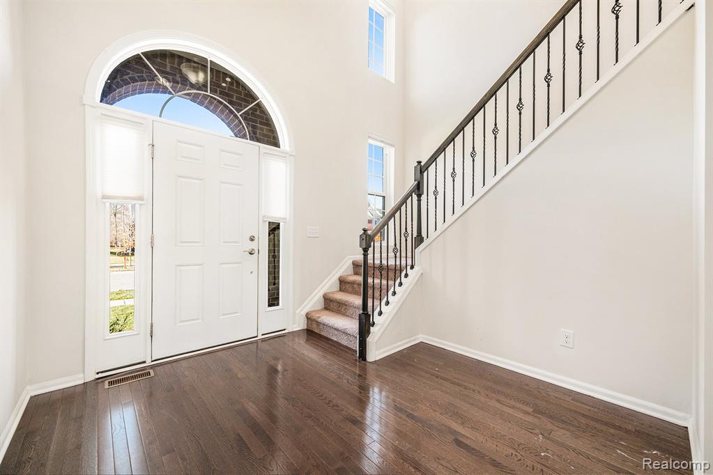 28364 Hanover Drive, Novi, MI 48377 — Photo 3