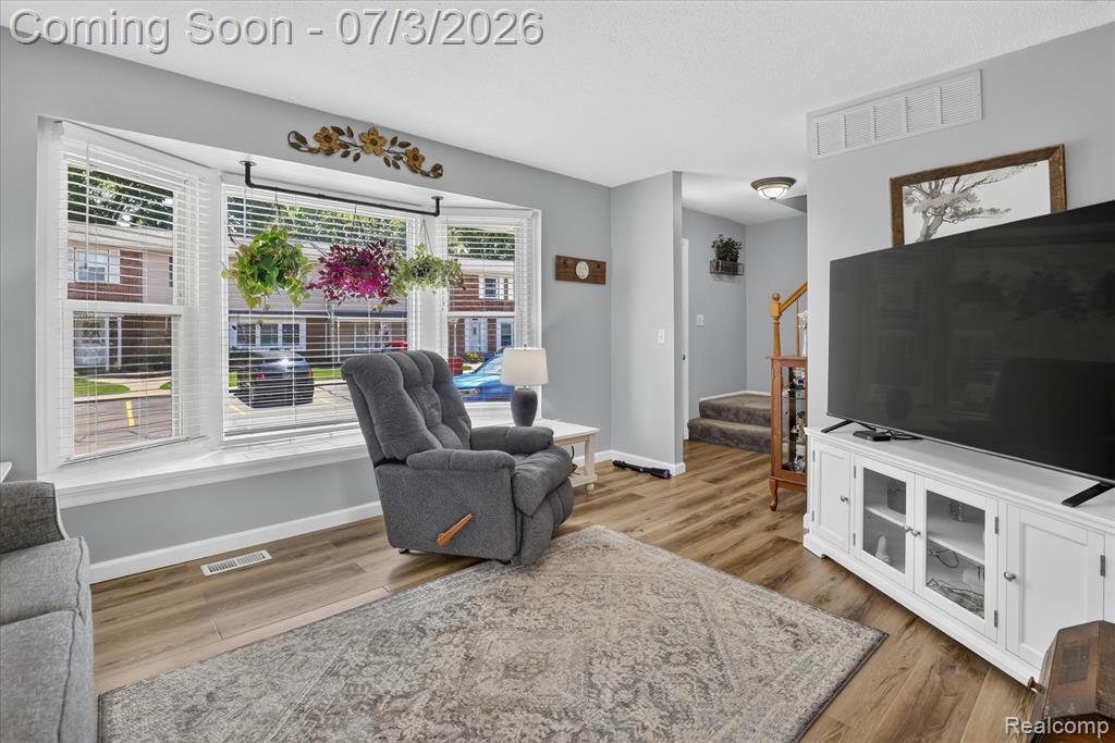 13274 Lake Point Boulevard, Belleville, MI 48111 — Photo 8