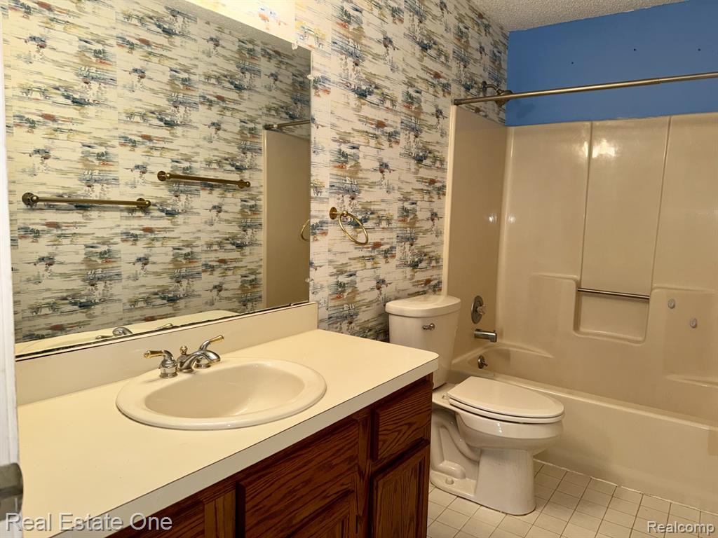5096 Harbor Oak Drive, 31, Waterford, MI 48329 — Photo 30
