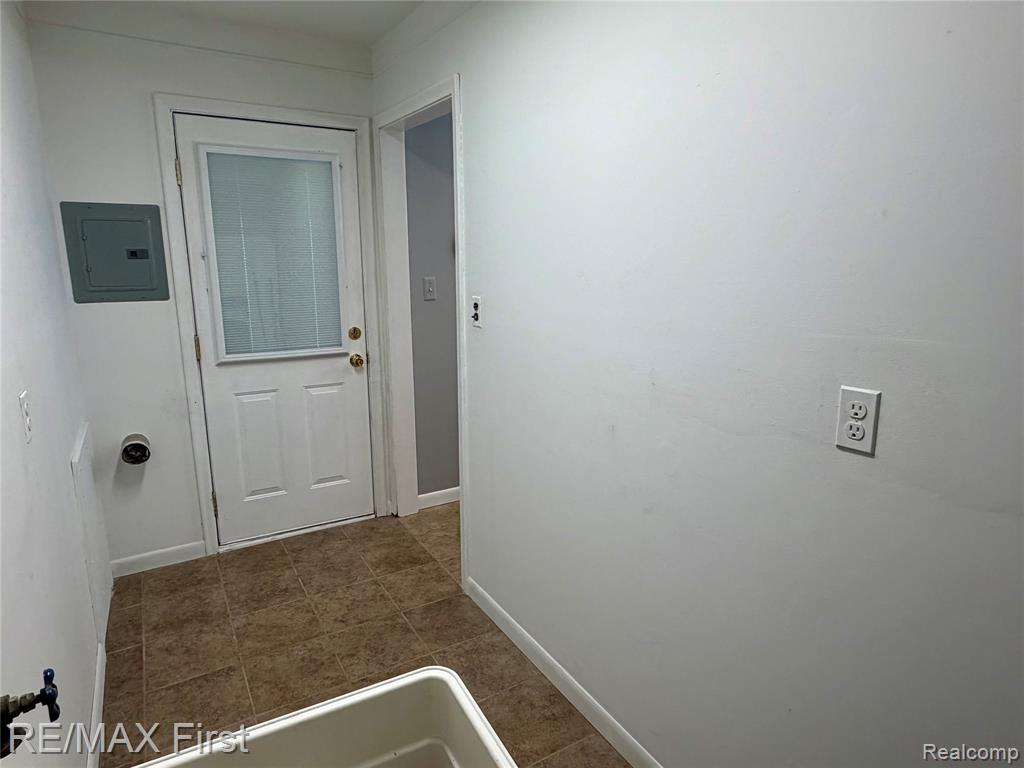 8642 Lozier Avenue, Warren, MI 48089 — Photo 20