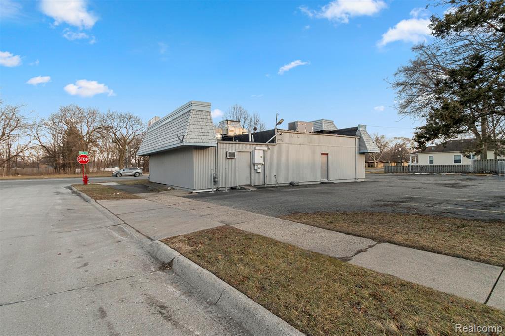5006 S Wayne Road, Wayne, MI 48184 — Photo 32