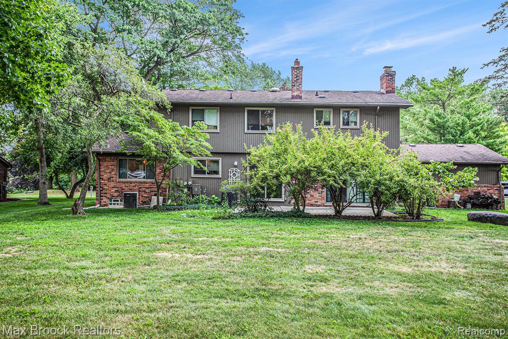5622 Powder Horn Drive, West Bloomfield, MI — Photo 24