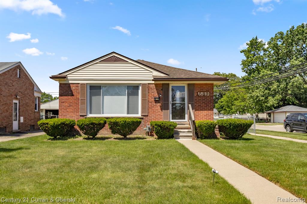 589 HELEN Street, Garden City, MI — Photo 2