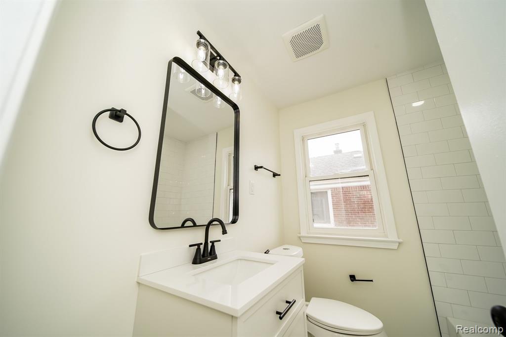 6855 KINGSBURY Street, Dearborn Heights, MI 48127 — Photo 34