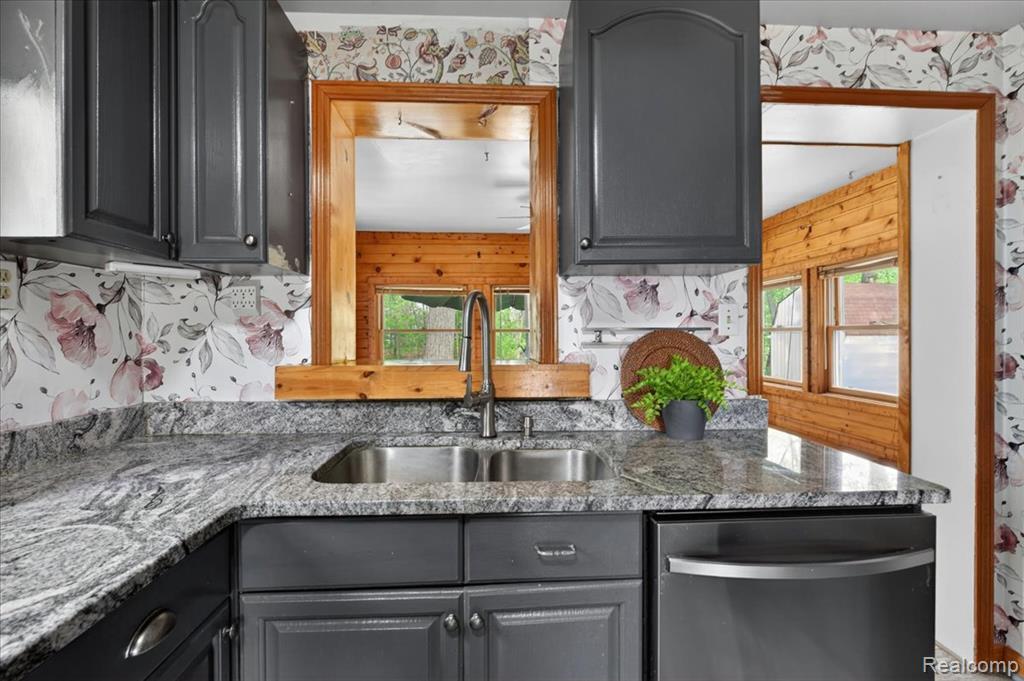 2086 Miles Road, Lapeer, MI 48446 — Photo 16