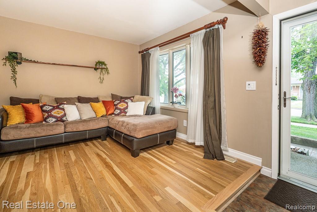 4573 Bernice Avenue, Warren, MI 48091 — Photo 9