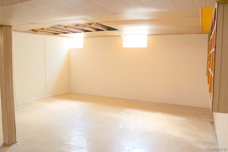 9045 Carter Avenue, Allen Park, MI 48101 — Photo 36