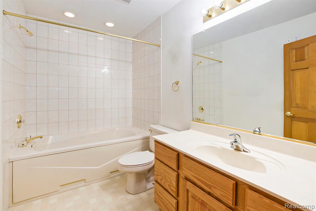 5522 Jessael Drive, Bath, MI 48808 — Photo 17