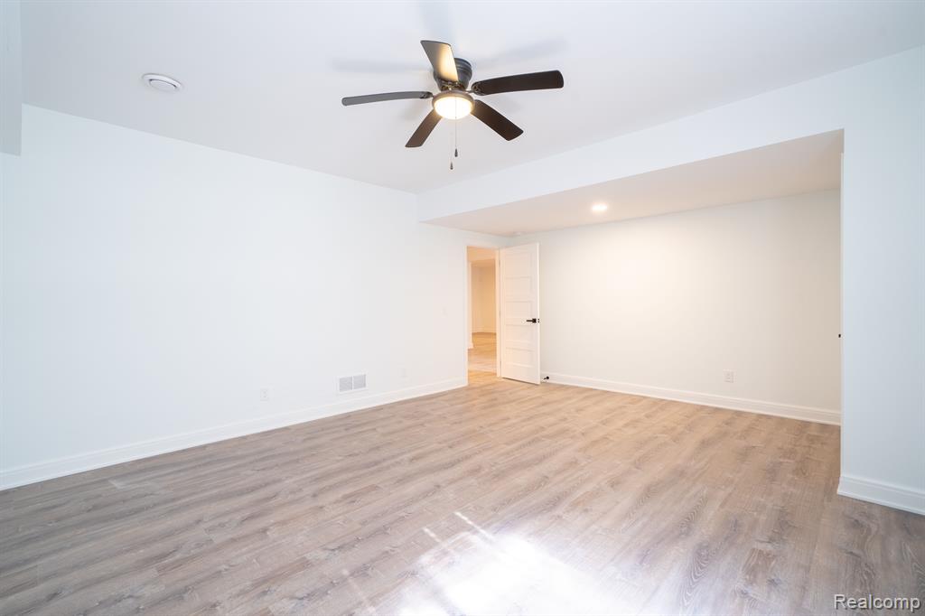 7450 PARKSTONE Lane, Bloomfield Hills, MI 48301 — Photo 63