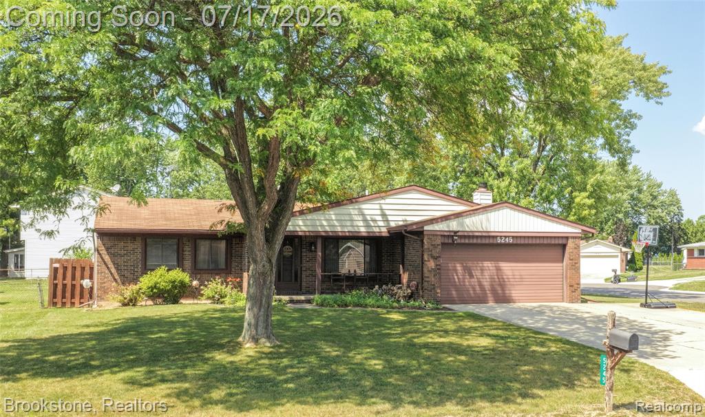 5245 Spinning Wheel Drive, Grand Blanc, MI 48439 — front exterior