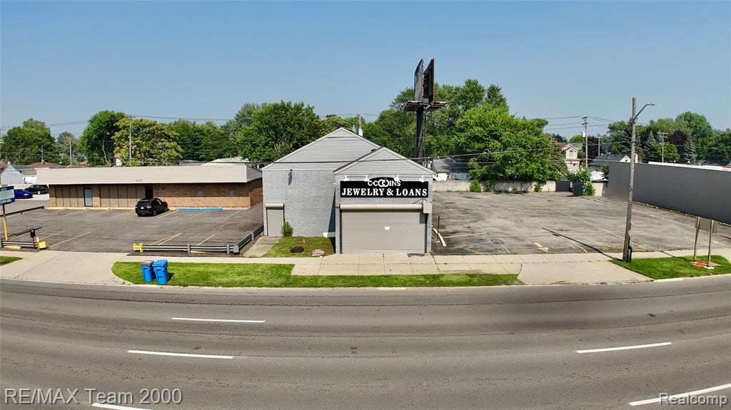 4807 S TELEGRAPH Road, Dearborn Heights, MI 48125 — Photo 3