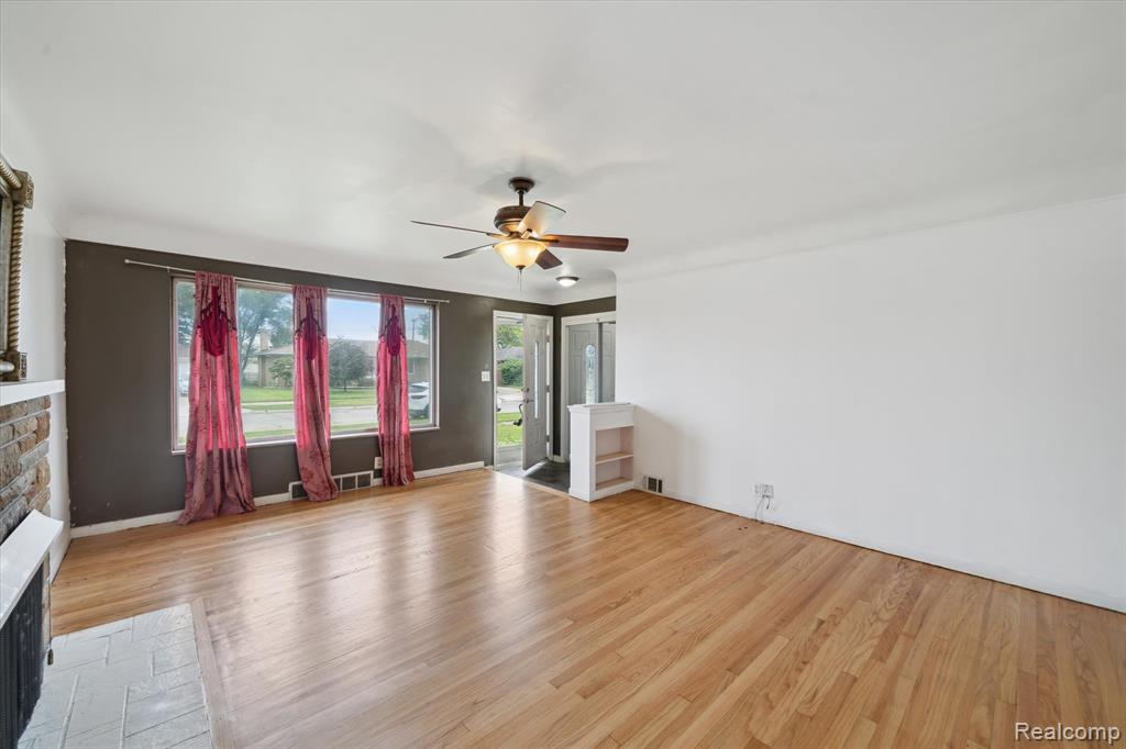 8586 Helen, Center Line, MI 48015 — Photo 3