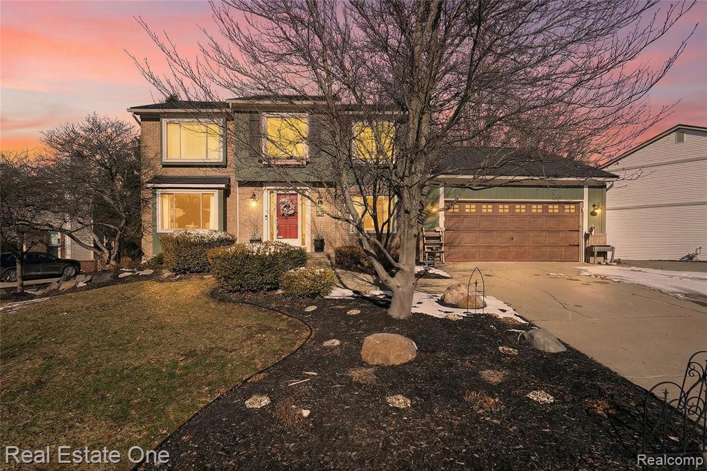 564 Dorchester Way, Milford, MI 48381 — front exterior