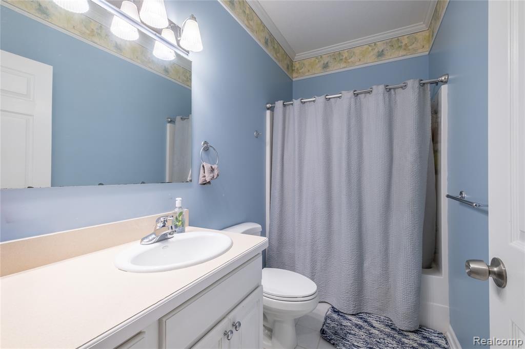 4204 Pavilion Court, Fenton, MI 48430 — Photo 25