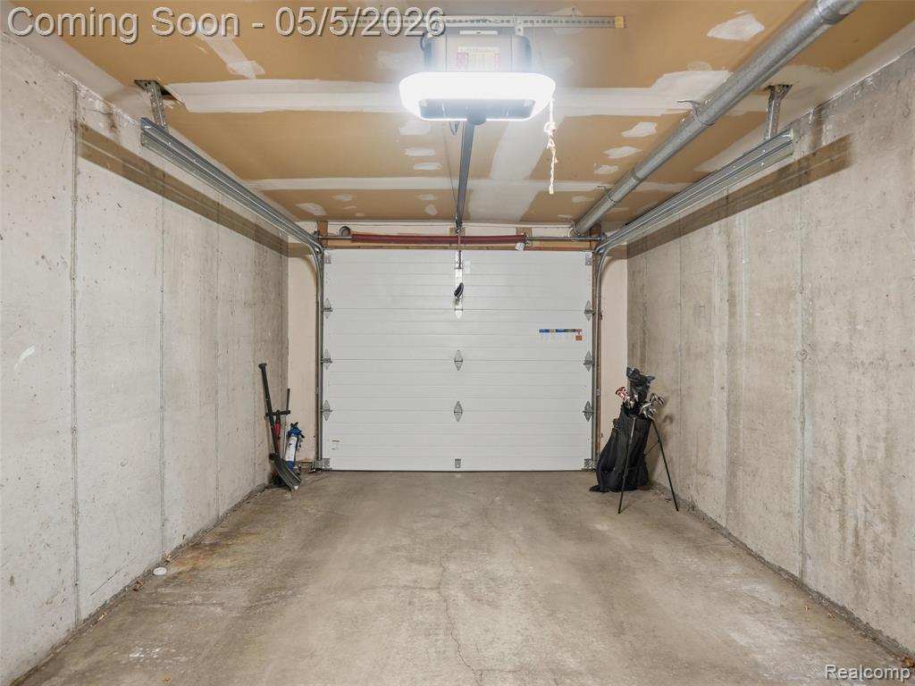 135 W Kenilworth Avenue, Royal Oak, MI 48067 — Photo 21