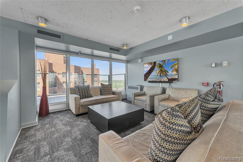 8200 E Jefferson Ave, 1610, Detroit, MI 48214 — Photo 54