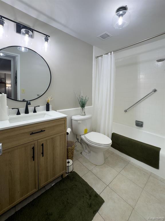 8200 E JEFFERSON Avenue, Detroit, MI 48214 — Photo 15