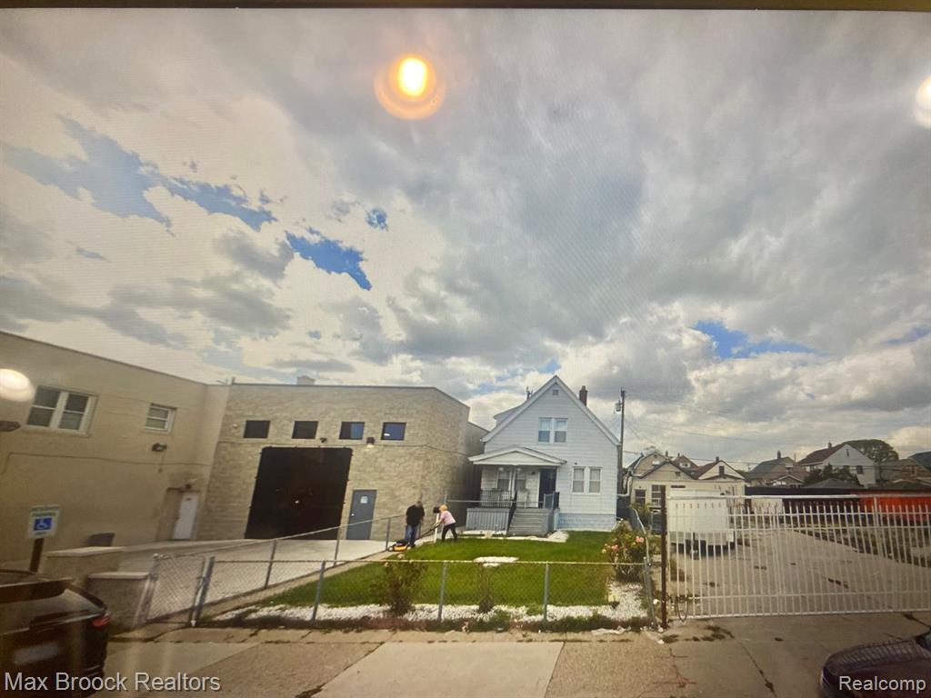11809 Conant Street, Hamtramck, MI 48212 — Photo 2