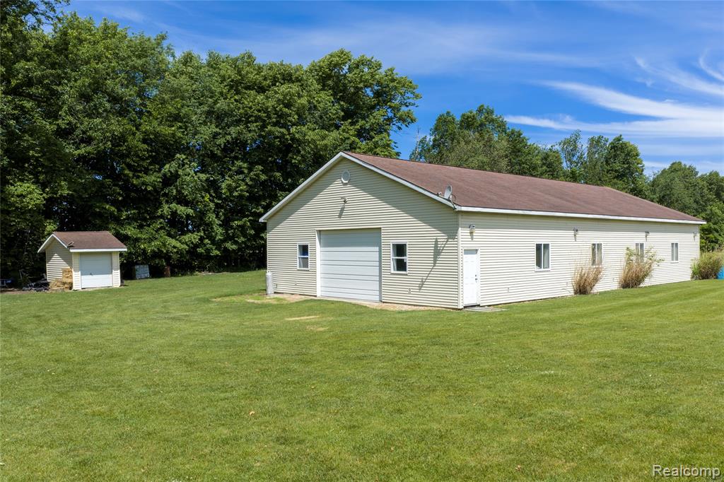 10069 Silver Lake Road, Linden, MI 48451 — Photo 7