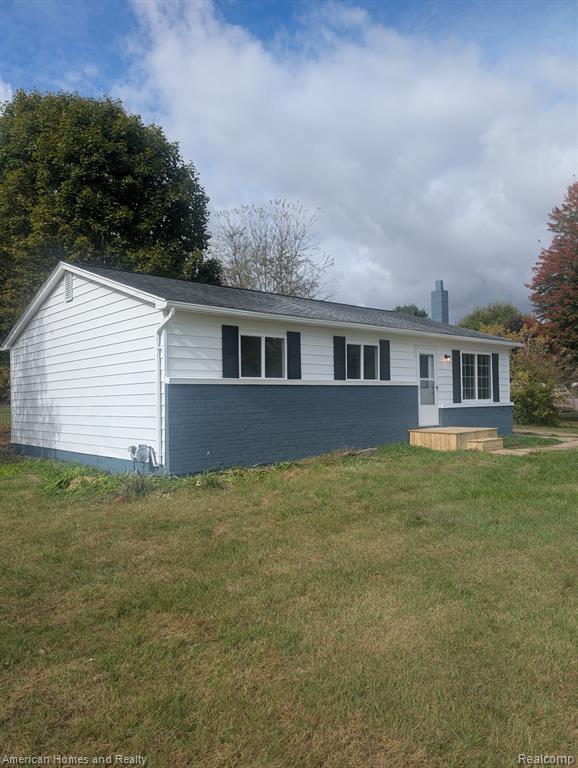 6585 N Lake Road, Otter Lake, MI 48464 — Photo 11