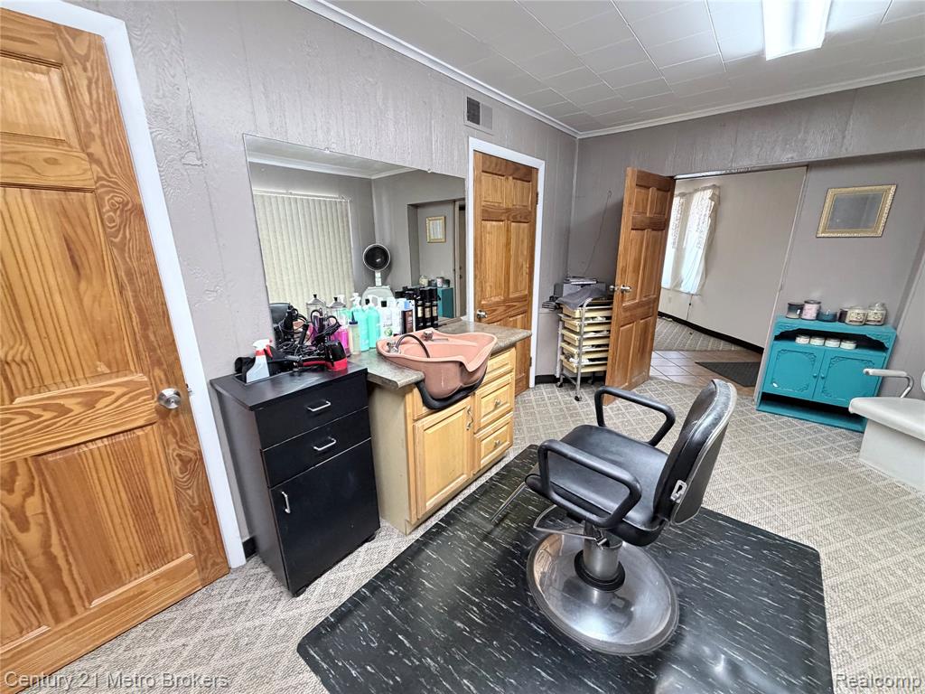 4126 W Fenton Road, Flint, MI 48507 — Photo 5