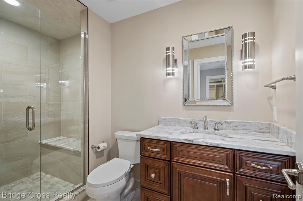 5820 LAKEVIEW Avenue, Orchard Lake Village, MI 48323 — Photo 52