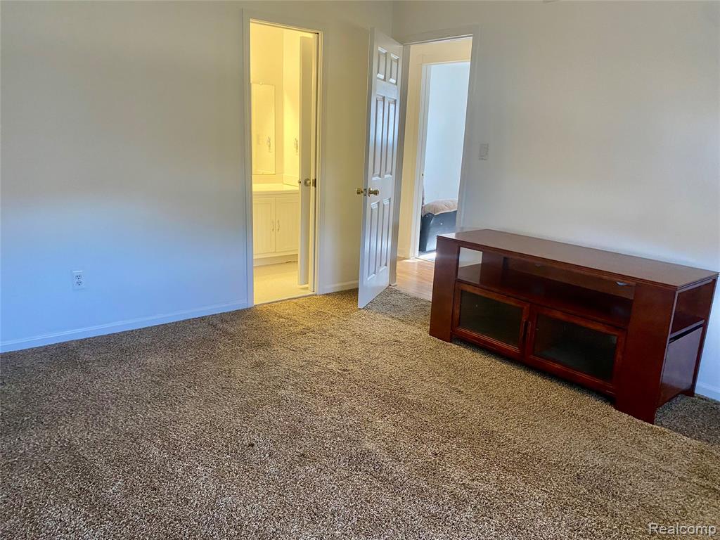 21664 Hall Road, Woodhaven, MI 48183 — Photo 32