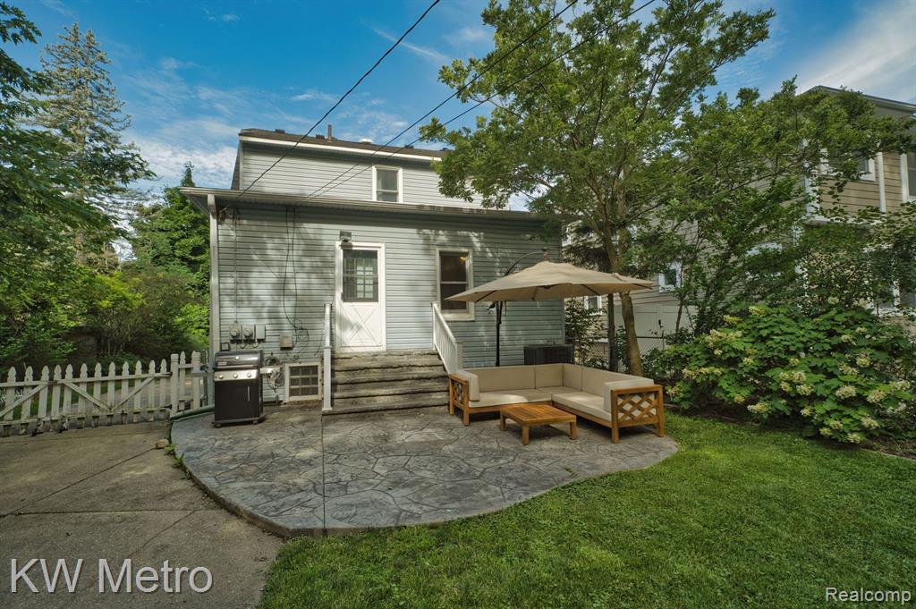 806 LOCKWOOD Road, Royal Oak, MI 48067 — Photo 29
