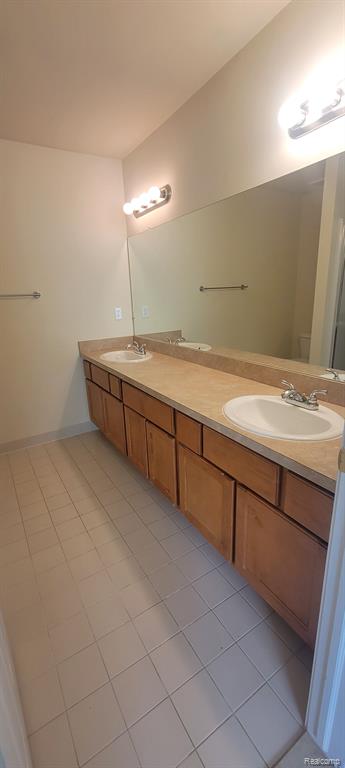 27635 Hidden Oaks Drive, Trenton, MI 48183 — Photo 11