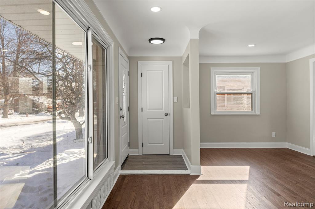 9327 Columbia, Redford, MI 48239 — Photo 6