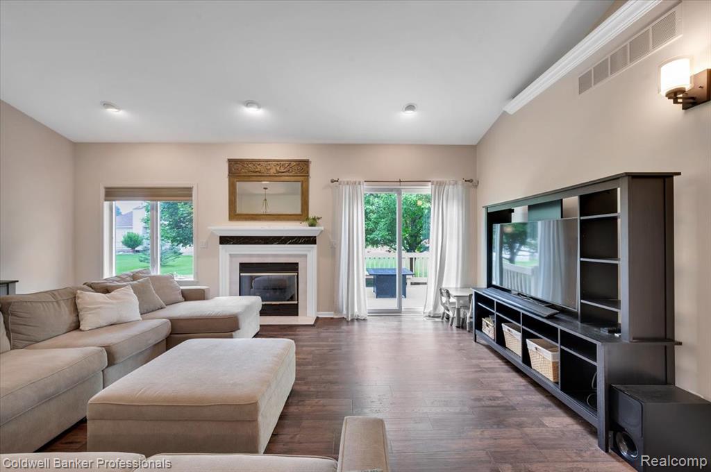 1518 Wildwood Court, Flint, MI 48532 — Photo 9