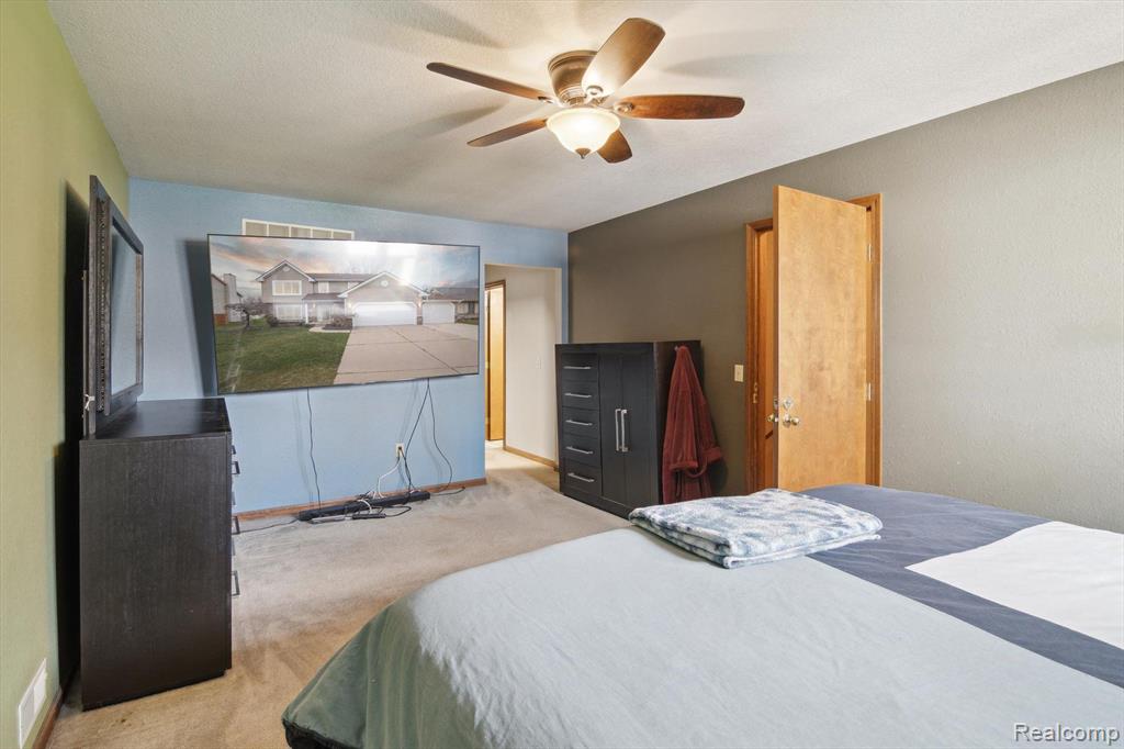 925 DONNALEE Drive, Monroe, MI 48162 — Photo 34