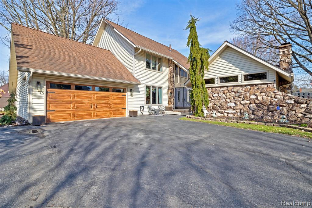 4704 CRUTCHFIELD Drive, Saginaw, MI 48638 — Photo 2