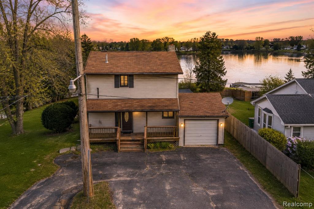 10094 Elizabeth Lake Road, White Lake, MI