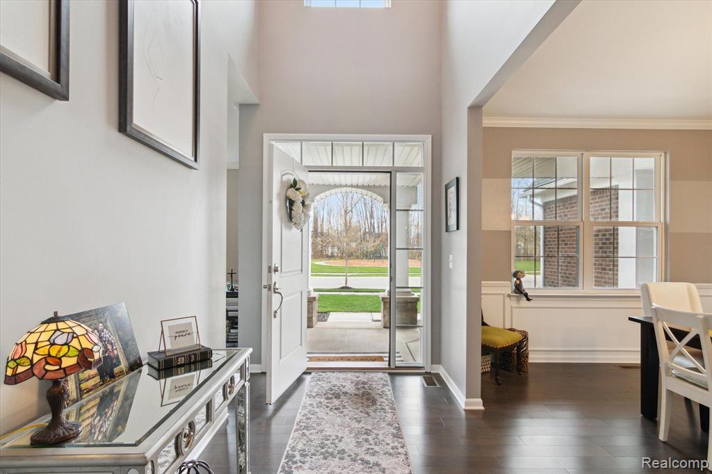 571 HUDSON Circle, South Lyon, MI 48178 — Photo 4