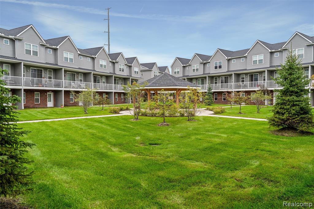3971 Trailwaycommons Circle, Auburn Hills, MI 48326