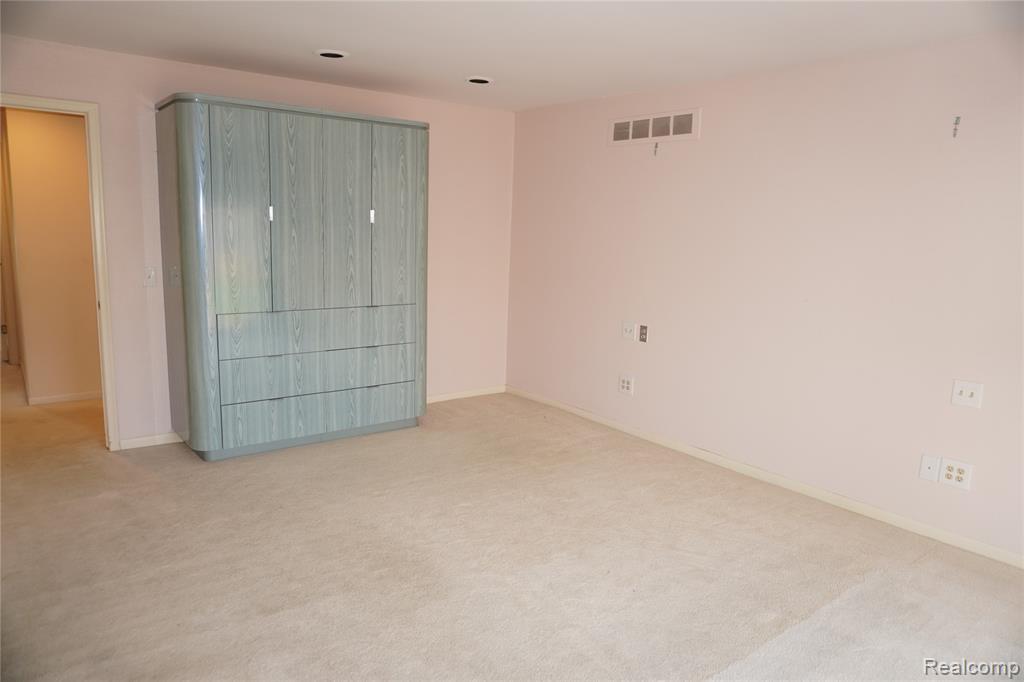 5129 Woodlands Lane, Bloomfield Hills, MI 48302 — Photo 11